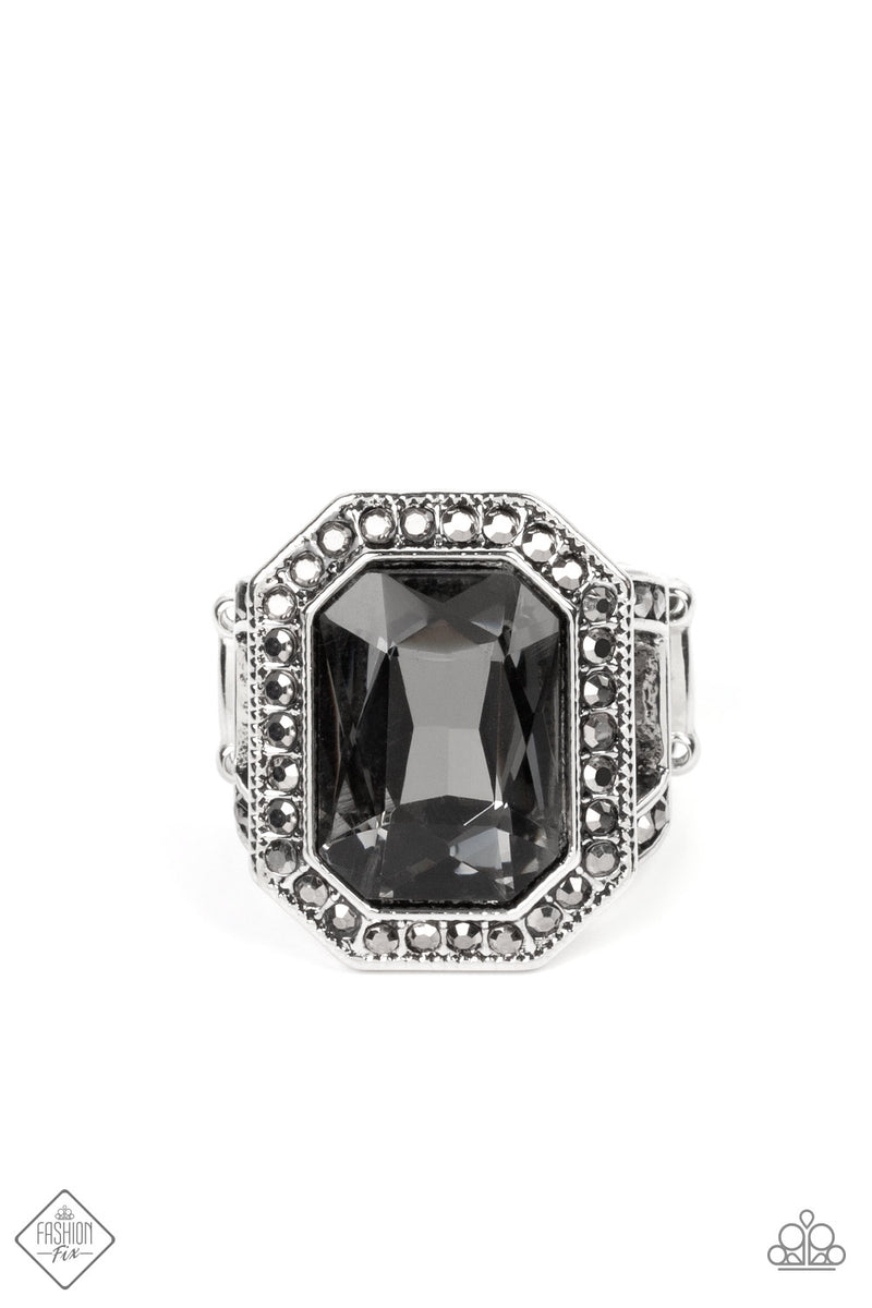 A Royal Welcome - Silver (MM0822)